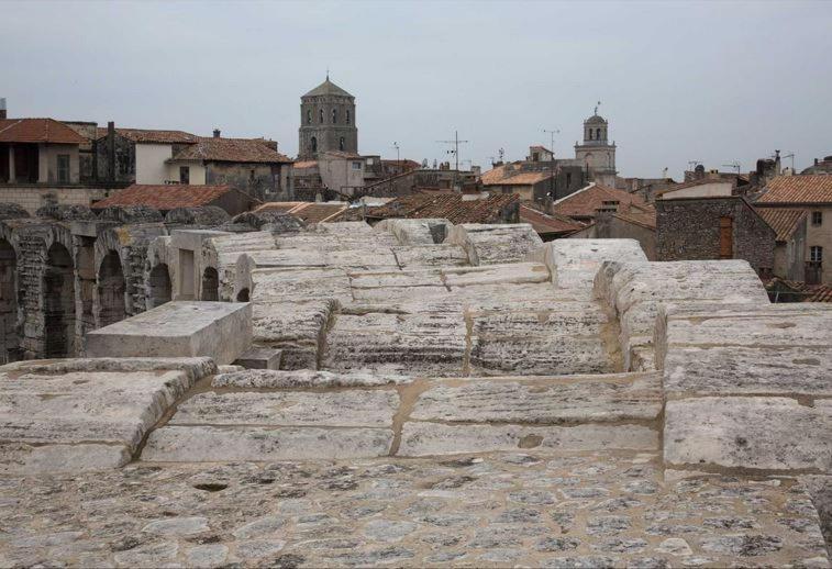 Superbe Appartement Avec Vue Arles Bagian luar foto