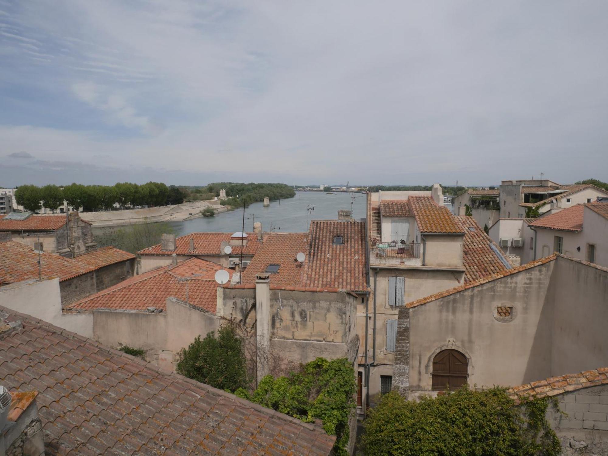 Superbe Appartement Avec Vue Arles Bagian luar foto